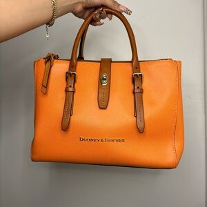 dooney and bourke amber style bag